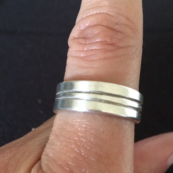 Sterling Silver Wedding Ring - Picture 6 of 7